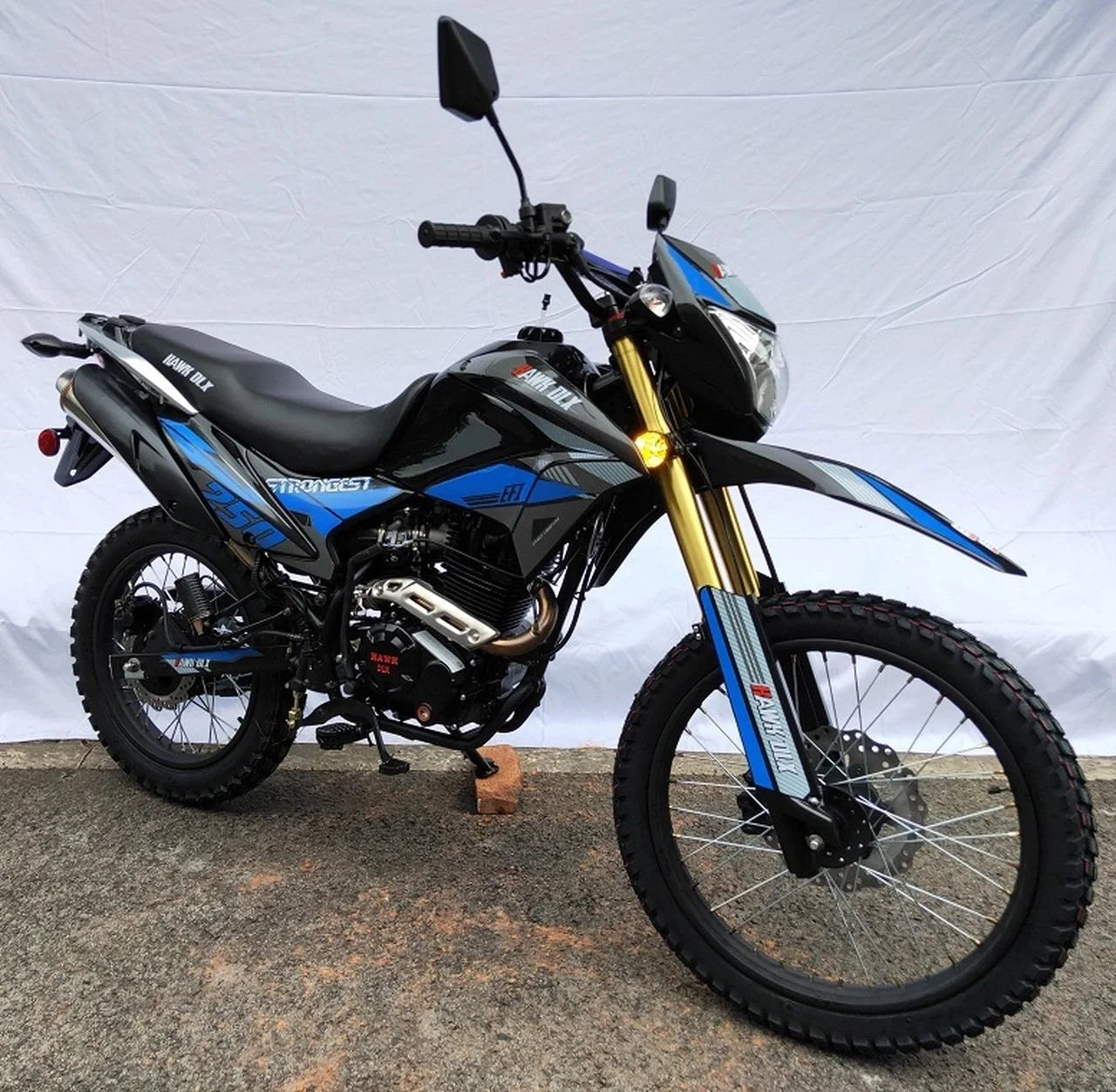 Hawk DLX 250 EFI Fuel Injection 250Cc Endure Dirtbike Motorcycle RPS Enduro Bike Hawk Deluxe 5 SPEED Dual Sports Street Bike Motorcycle (Black Color)
